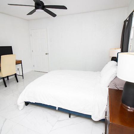 Shared Home - Close To The Beach Riviera Beach Esterno foto