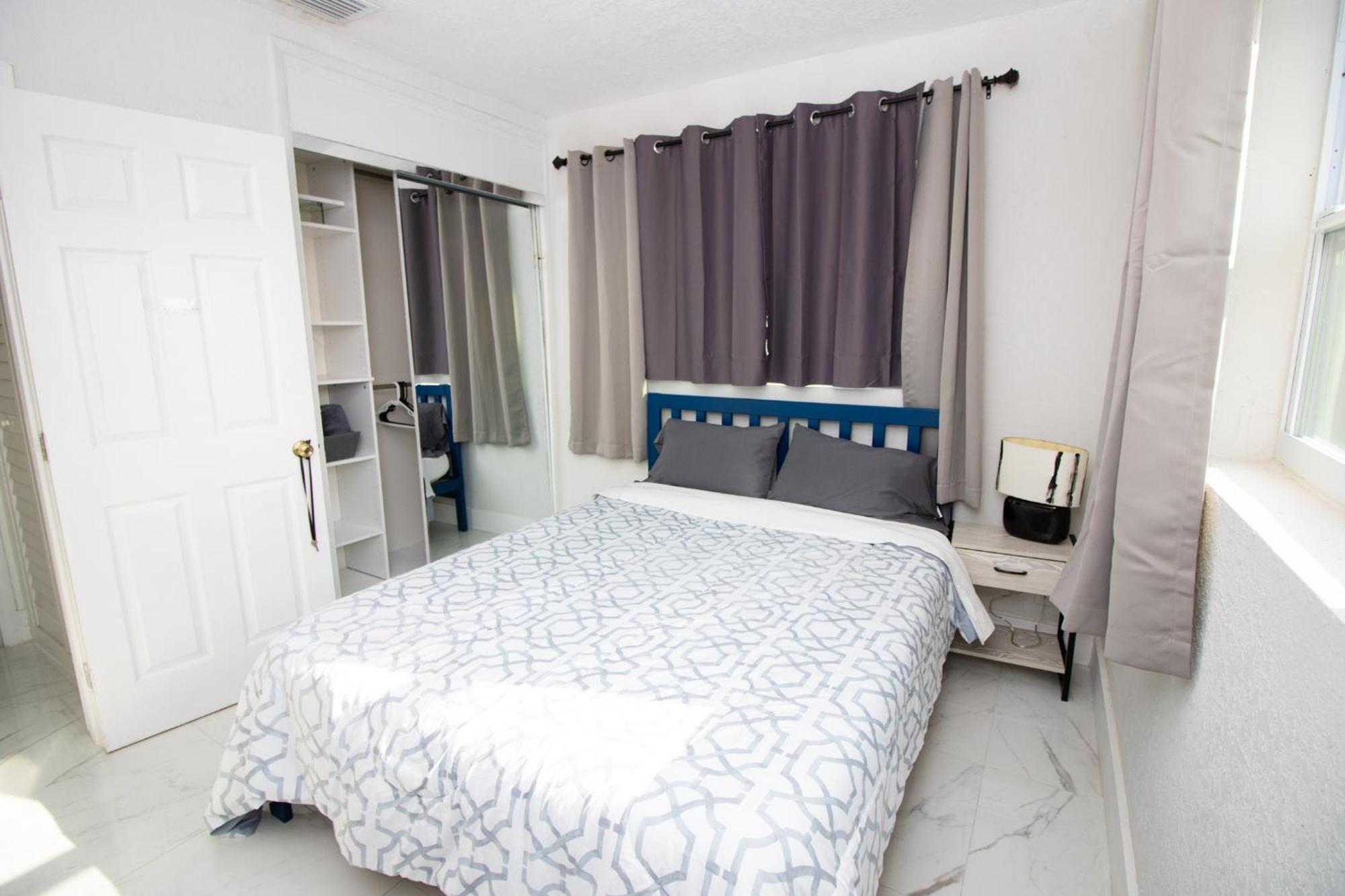 Shared Home - Close To The Beach Riviera Beach Esterno foto